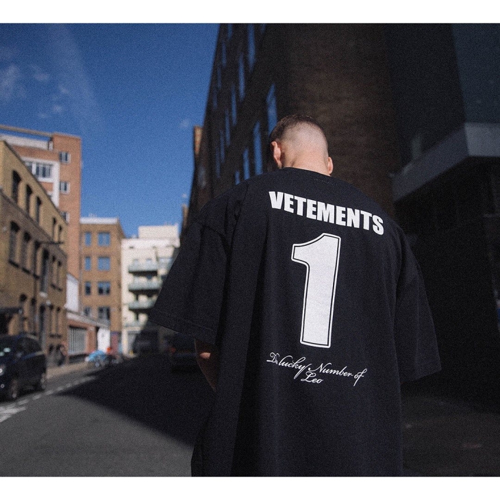 Vetements merupakan brand fashion terkenal yang berbasis di Zurich, Swiss. (Foto: Instagram/vetements)
