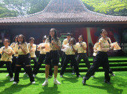 Jelang Pertunjukan Panggung Musikal Bertajuk Keluarga Cemara