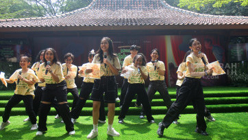 Jelang Pertunjukan Panggung Musikal Bertajuk Keluarga Cemara