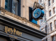 Kamu Bisa Jadi Penyihir di Toko Harry Potter New York