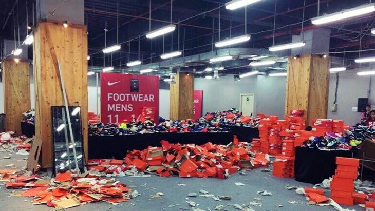 Diskon Sepatu Bermerek, Kebutuhan Pokok Warga Jakarta?
