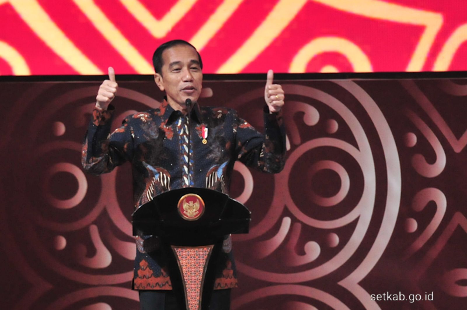 Presiden Jokowi saat menghadiri Pertemuan Tahunan Industri Jasa Keuangan Tahun 2020, di Grand Ballroom, The Ritz Carlton, Pacific Place Sudirman, Provinsi Jakarta, Kamis (16/1). (Foto: Humas/Jay)