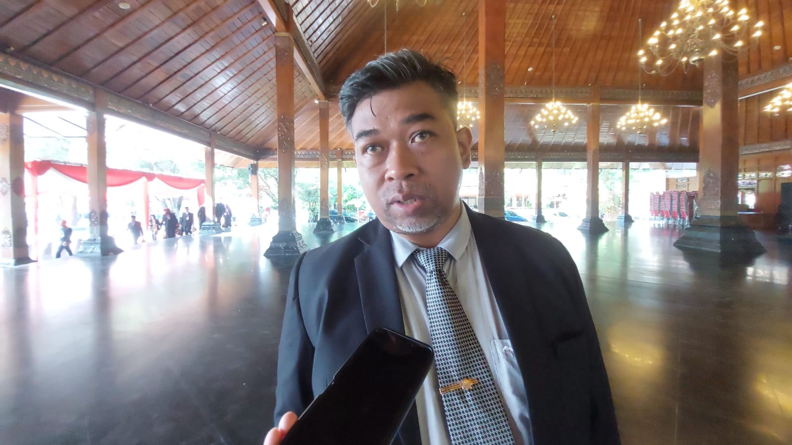 Nadiem Makarim Jadi Tersangka Kasus Korupsi Laptop, Kejari Periksa Sekolah di Solo