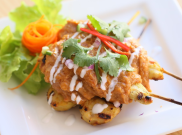 Saat Satai Ayam Madura Goda Ibu Negara Yunani