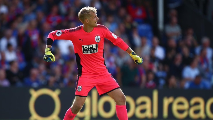 Jonas Lossl. (Twitter Premier League)