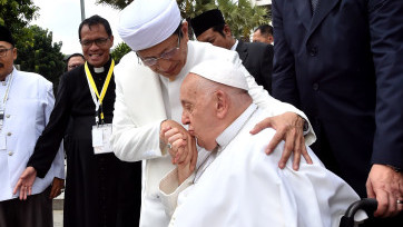 Momen Harmoni Paus Fransiskus dalam Interreligious Meeting di Masjid Istiqlal