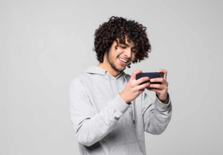 Cara Bermain Game AAA di Smartphone: Tips dan Trik Terbaik