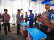 Rumah Rusak Dihantam Bencana, 170 Anggota Polda Sumbar Tetap Bertugas 