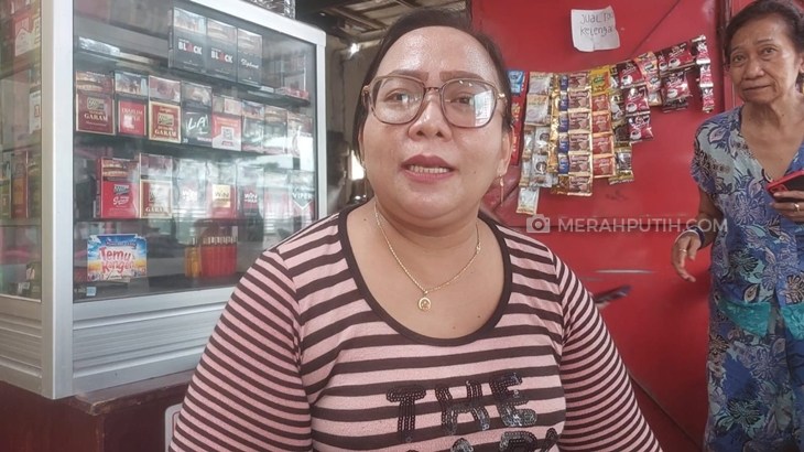 Pemilik warung makan Dian Ekasari (38) yang dihutang mandor Masjid Zayed Solo, Jumat (17/3). (MP/Ismail)