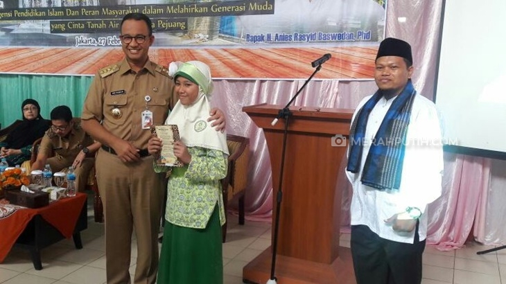 Sajak Siswi SD untuk Anies Baswedan