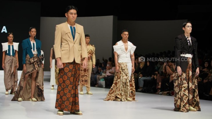 Unsur Futuristik dan Tradisional pada Koleksi House of Ranindra di IFW 2023