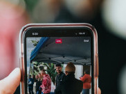 Apa Hukumnya Melakukan Live Streaming saat Salat? Ketahui Sudut Pandang Syariat tentang Praktik Ini