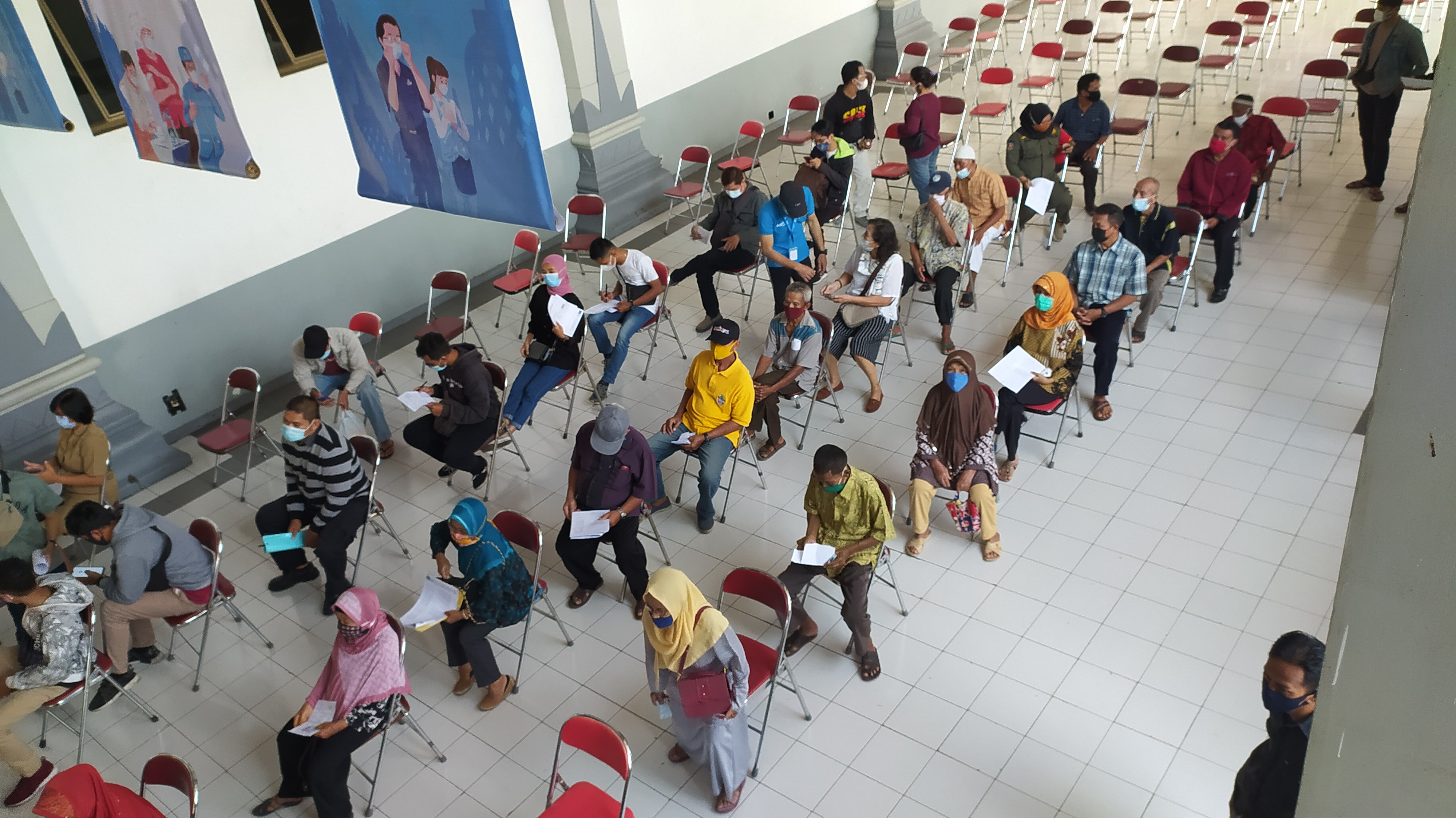 Vaksinasi lansia di Yogyakarta. (Foto: Teresa Ika)