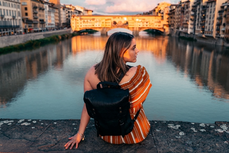 Menghabiskan banyak waktu dengan diri sendiri (Foto: unsplash.com/Karsten Winegeart)