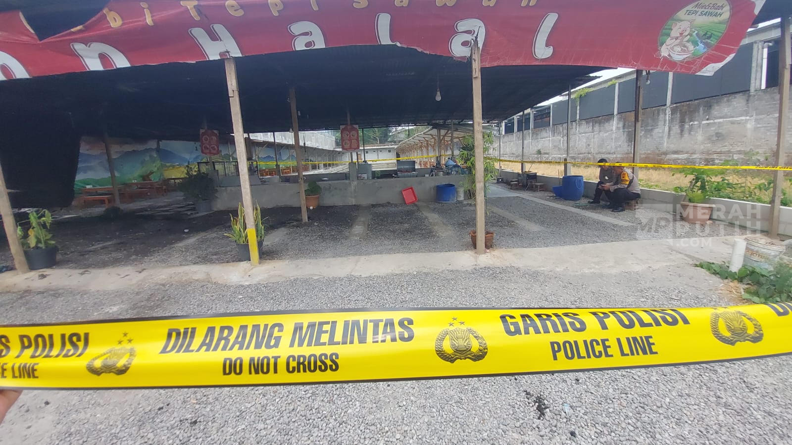Densus 88 Buru Gerombolan Pelaku Pembakaran Warung Mi Babi Tepi Sawah Sukoharjo