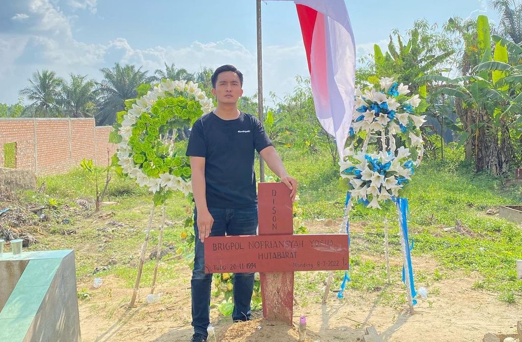 Adik Brigadir J Ceritakan tak Boleh Lihat Jenazah Kakaknya