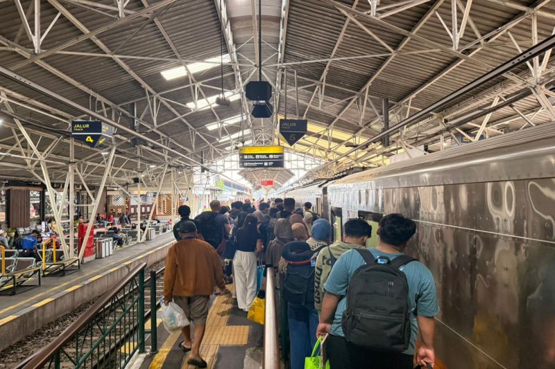 Imbas Gangguan Stasiun Pasar Senen, KA Tujuan Yogyakarta Tiba Telat Hampir 2 Jam
