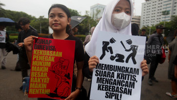 Aksi Kamisan ke-887 di Jakarta Tolak Pengesahan RKUHAP