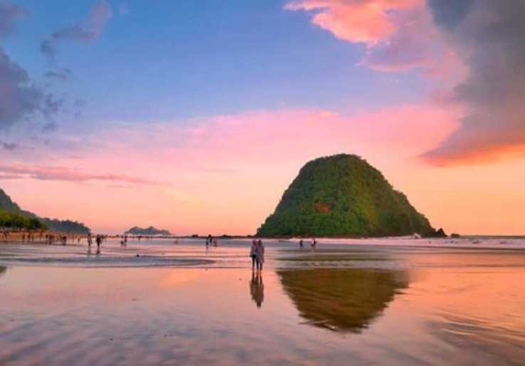 Pulau Merah Banyuwangi, Pilihan Menarik untuk Wisata Akhir Pekan