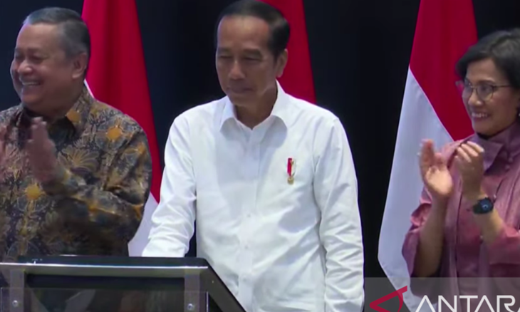 Jokowi: Pemerintah Cabut PPKM Bukan untuk Gagah-gagahan