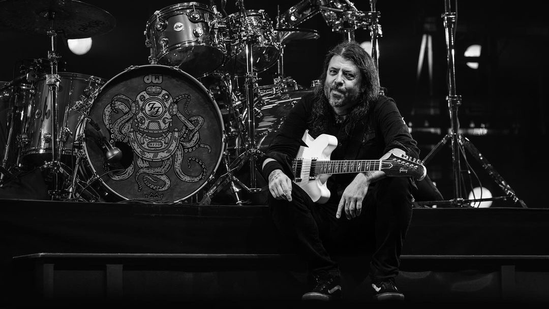 Mengejutkan, Dave Grohl Umumkan Punya Anak di Luar Nikah