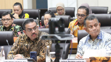 Raker Menteri UMKM dengan Komisi VII DPR Bahas Pemulihan UMKM Terdampak Bencana Sumatera
