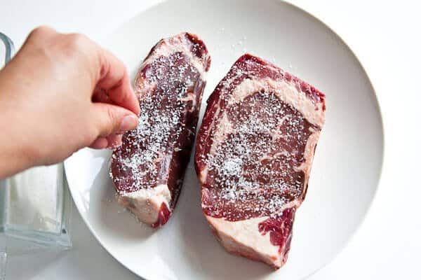 Tips Mengolah Daging untuk Membuat Steak Empuk Layaknya Koki Profesional