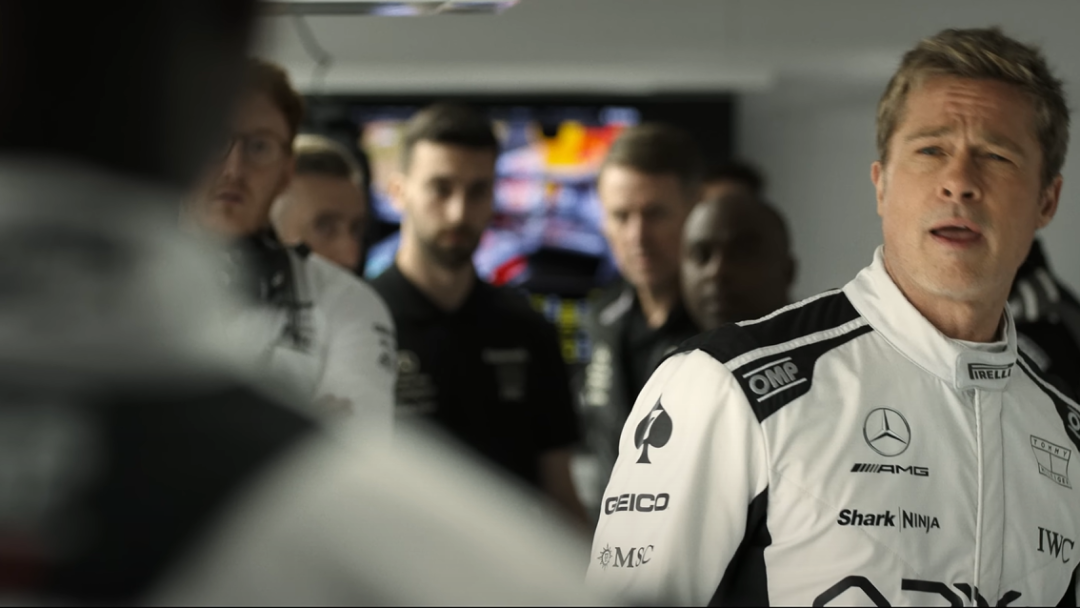 Brad Pitt Syuting Pembuatan Film 'F1' Pakai Mobil F2, Hamilton Kagum dengan Skillnya yang Seperti Pembalap Profesional