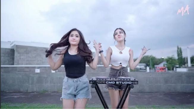 Lirik Lagu Kontrovesial 'Iclik Cinta' yang Dibawakan oleh Icha Cellow