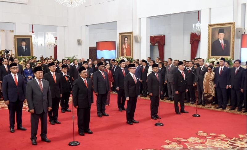 Suasana pelantikan 12 wakil menteri oleh Presiden Joko Widodo di Istana Negara, Jakarta pada Jumat (25/10/2019). (ANTARA/HO-Biro Pers, Setpres)