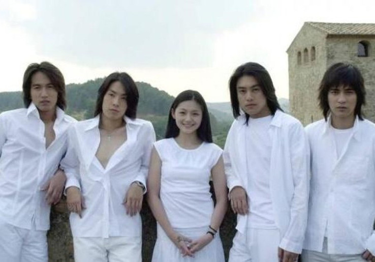 Lirik Lagu Ikonik 'Qing Fei De Yi' yang Jadi OST Meteor Garden