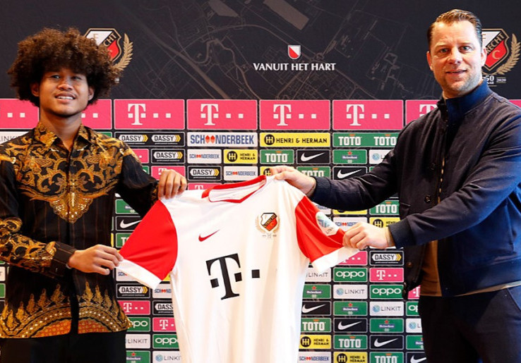 Pakai Batik, Bagus Kahfi Diperkenalkan FC Utrecht