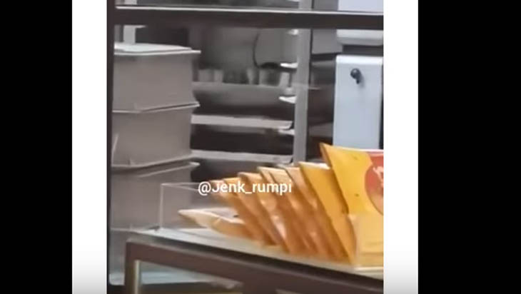Heboh Video Ada Tikus di Dapur, Breadtalk Minta Maaf
