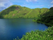 Menikmati Pesona Danau Toba dengan Sensasi Berbeda dari Bukit Holbung