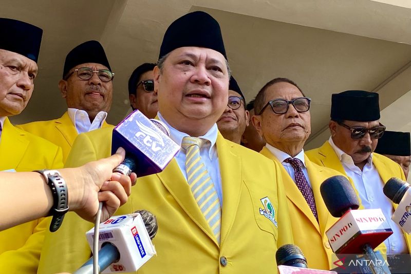 Airlangga soal Gibran Merapat ke Partai Golkar: Kita Lihat Saja!