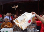 Ritual Tolak Bala Jelang Imlek di Klenteng Tien Kok Sie Solo