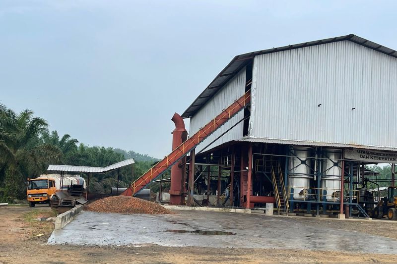 KPK Sita Pabrik Kelapa Sawit Milik Bupati Labuhan Batu