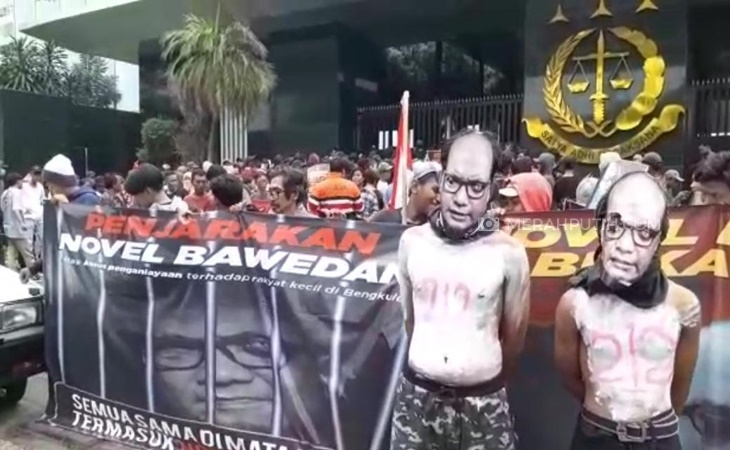  Lagi, Massa Demo Depan Kejagung Tuntut Kasus Pidana Novel Dilanjutkan