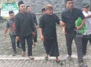 Pelawak Kirun Menangis kala Melayat ke Rumah Duka Ki Anom Suroto