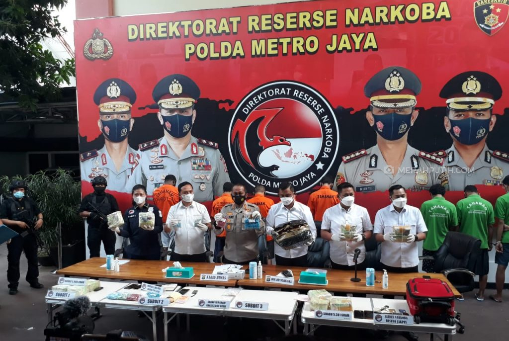 Polda Metro Tangkap WN Nigeria Datangkan 5.385 Butir Ekstasi dari Jerman
