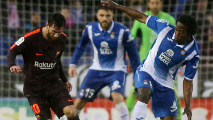 Dengar Davide Astori Wafat, Pemain Espanyol Ini Pingsan di Lapangan