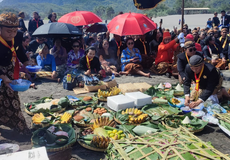 Keraton Surakarta Gelar Labuhan Ubo Rampe Adang Dal 1959, Bentuk Nyata Pelestarian Tradisi Leluhur
