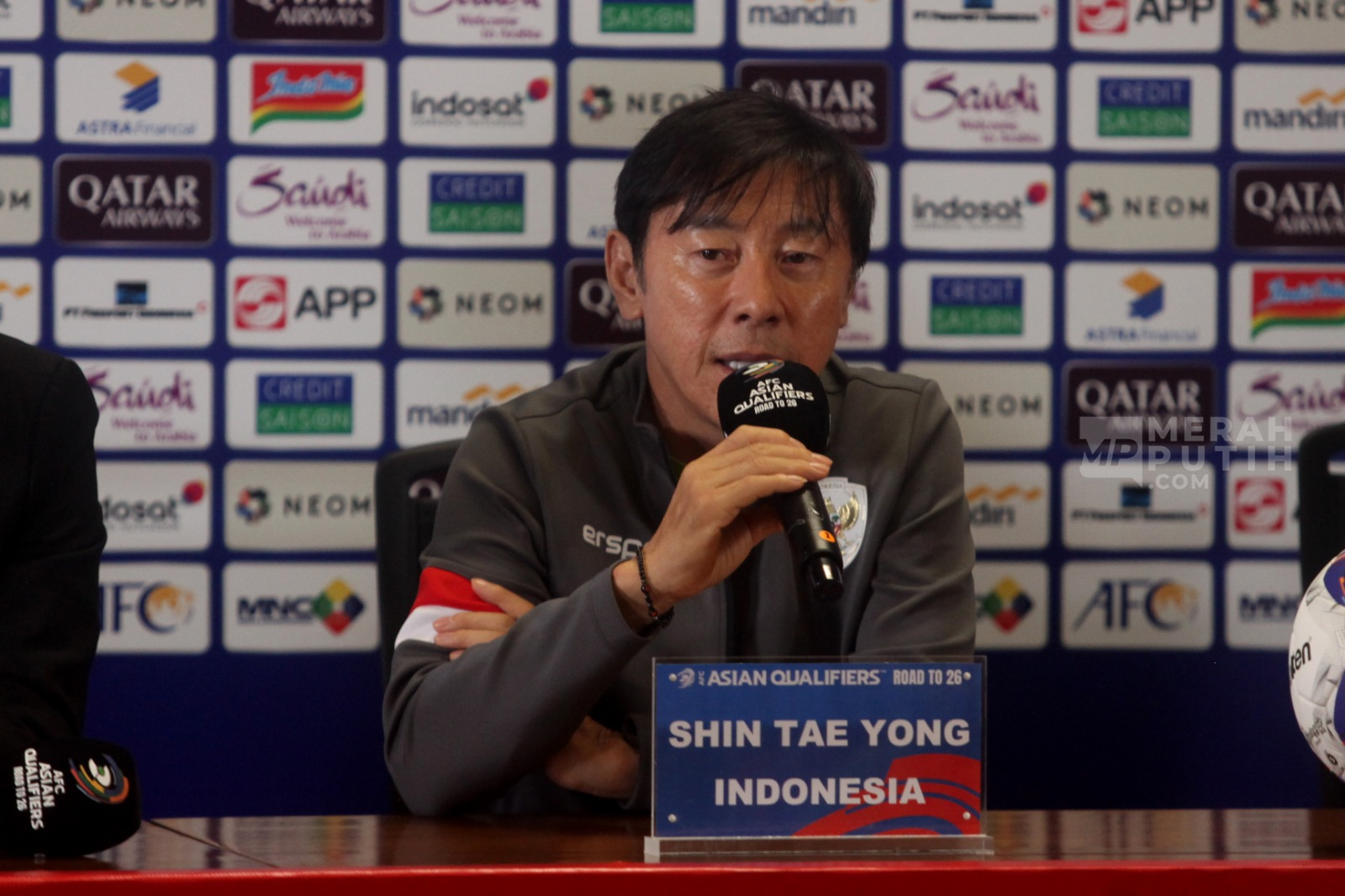 Shin Tae-yong Merespons Sorotan Tajam Usai Kekalahan Telak dari Jepang
