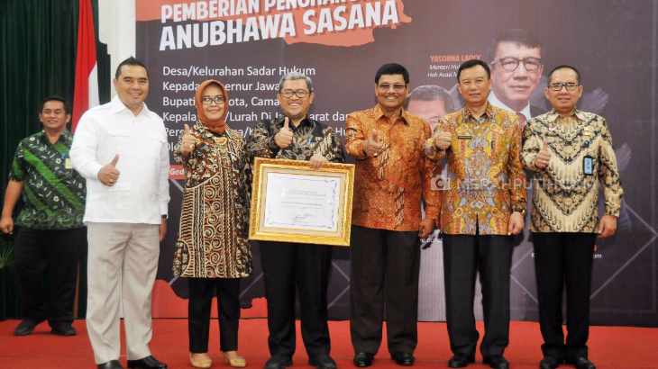 Provinsi Jabar Dapat Penghargaan Desa Sadar Hukum Terbanyak
