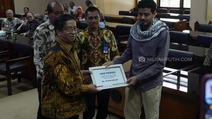 UNS Berikan Bantuan Rp 60 Juta untuk Mahasiswa Asal Palestina