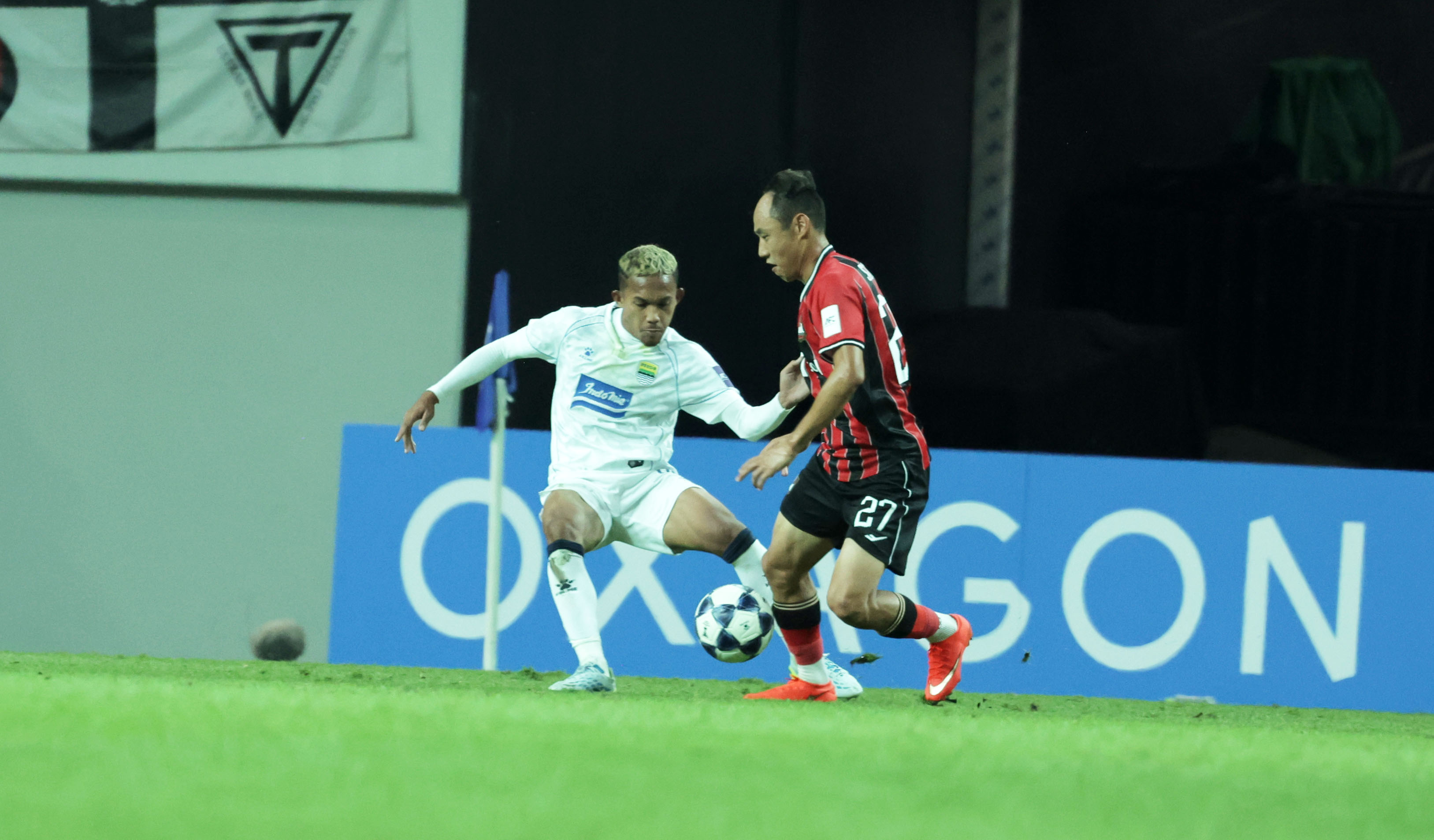 Dari Grogi Berujung Bangga Luar Biasa, Ikhwan Ali Tanamal Cicipi Debut Asia bersama Persib di ACL Two