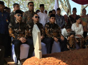 Masyarakat Ziarah ke Makam Ibu Ani, SBY: Terima Kasih Sudah Doakan Almarhumah