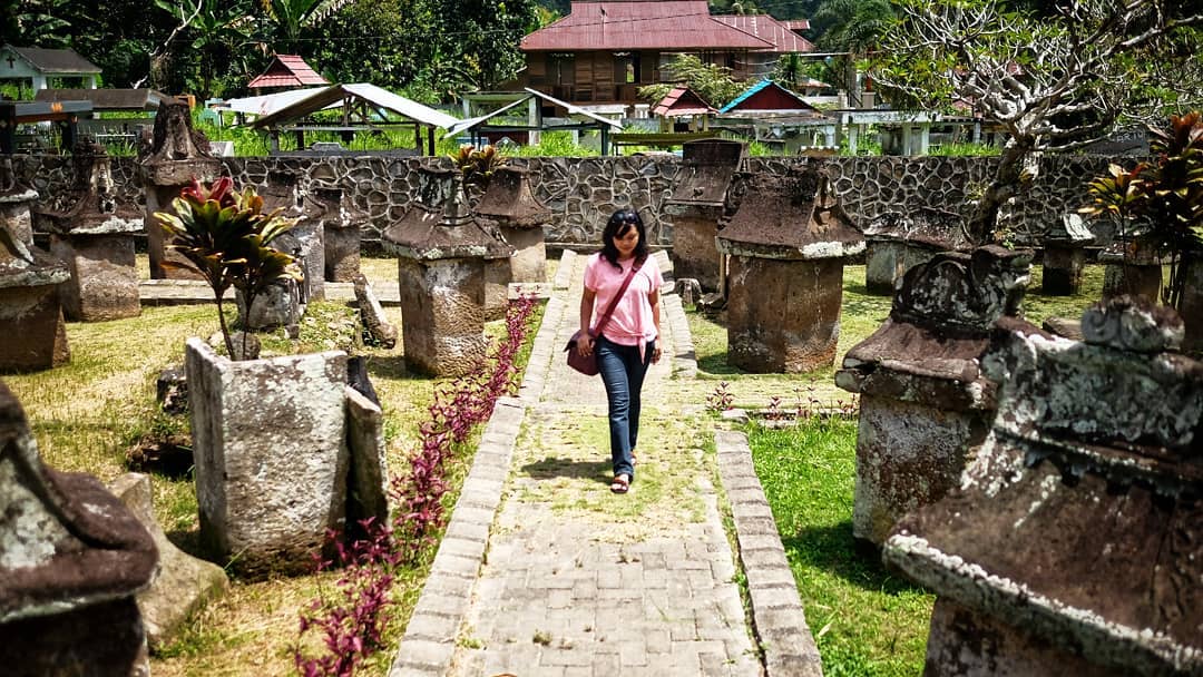 Dulu Waruga menjadi kuburan bagai masyarakat Minahasa (Foto: instagram@deshiyin)