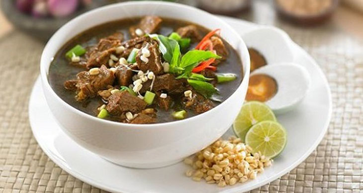 Si Hitam Lezat Rawon