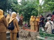 Tabrakan Kereta Maut Akhiri Pengabdian Bu Guru Ela di SDN Pejagan 11, Husnul Khotimah!
